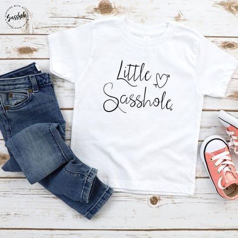 A hilarious idea for a kid's shirt! Toddler Girl Shirt Ideas, Shania Shirts, Toddler Girl Shirts Vinyl, Cricut Toddler Shirt Ideas Girl, Toddler Shirts Vinyl, Toddler Shirt Ideas, Toddler Tshirt Ideas, Toddler Girl Shirts, Cricket Shirts