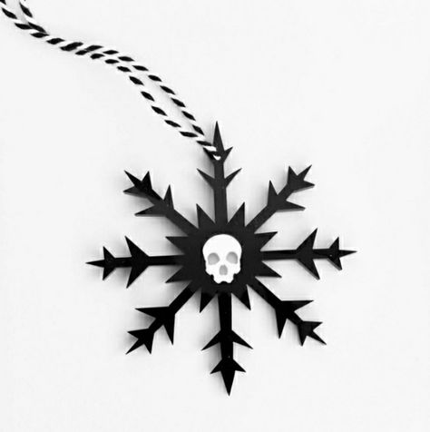 Punk Christmas Tree, Gothmas Decor, Dark Yule, Alt Christmas, Skull Snowflake, Gothic Christmas Tree, Punk Christmas, Christmas Skulls, Christmas Goth