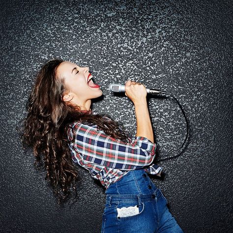 Singing Into Microphone Reference, Singer Pose, Singing Photography, Singing Photos, Singing In Public, Singing Pose, Reference People, Girl Singing, Singing In The Car