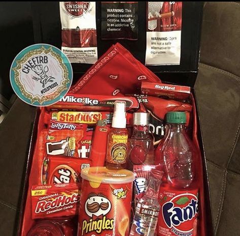 Gifts Box For Boyfriend, Gift For Boyfriend Ideas, Box For Boyfriend, Valentines Gift For Boyfriend Baskets, Papaw Gifts, Valentines Gift For Boyfriend, Christmas Ideas For Boyfriend, Boo Baskets, Boyfriend Ideas