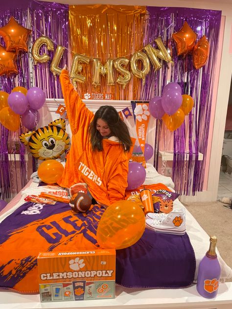 Clemson Clemson Bed Party, Clemson Aesthetic, College Bed, College Decision, Bed Party, College Clothes, Dream Collage, Go Tigers, College Bedding