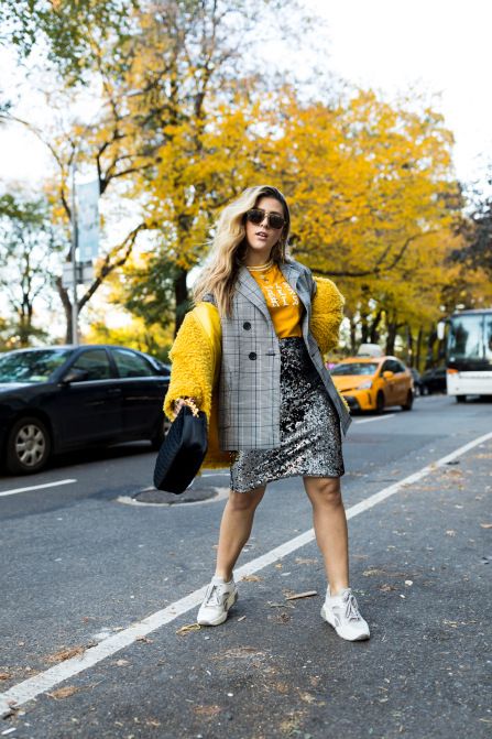 simplyaudreekate stylecaster 71 How to Combine Falls Boldest Trends Without Looking Like You Got Dressed in the Dark Maximalist Outfit, Maximalist Outfits, Maximalist Fashion, Guess Girl, Oversized Outfit, Movie Reviews, Fashion Fall, Fall Fashion Trends, Girls Sweaters