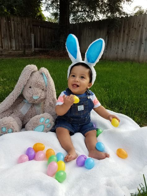 9 Months Photoshoot, Ace Photoshoot, Baby Boy Easter Pictures, Spring Baby Pictures, Baby Easter Pictures, Monthly Photoshoot, Easter Baby Photos, Easter Portraits, Easter Pics