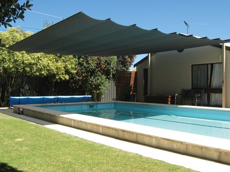 To get the most from your outdoor spaces, you need a flexible shade solution from Shadeform Sails Pergola Modern, Retractable Shade, Pool Shade, Backyard Shade, Pergola Garden, Piscina Natural, Backyard Pergola, Deck With Pergola, Pergola Plans