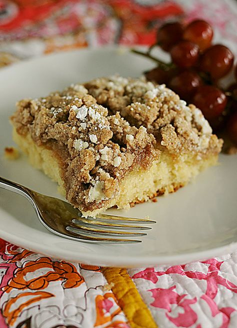 Velvet Crumb Cake (Original Recipe from Bisquick) | Genius Kitchen Raspberry Coffee, Crumb Recipe, Crumb Cake Recipe, Russian Cakes, Crumble Cake, Biscuit Mix, A Piece Of Cake, Crumb Cake, Recipes Dessert