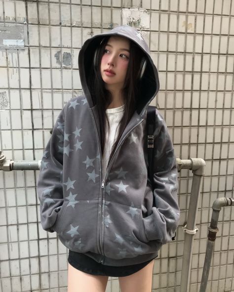 Oversized Zip Up Hoodie Outfit, Gray Hoodie Outfit, Oversized Zip Up Hoodie, Diamond Star, Hoodie Outfit, Edgy Look, Oversized Hoodie, Basic Outfits, Oversize Hoodie