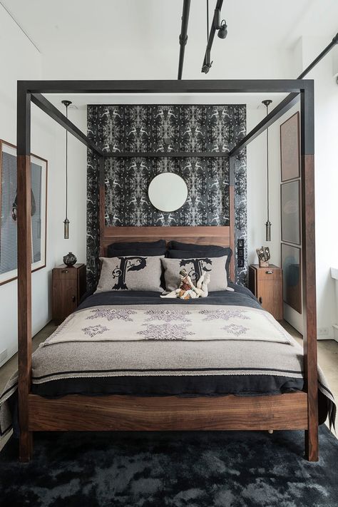 Plascon House Tour: Big Apple Industrial Living 4 Poster Bed, Tiny Loft, 4 Poster Beds, Guest Bedroom Design, Built In Bunks, Four Poster Bed, Four Poster, Poster Bed, Tiny Bedroom