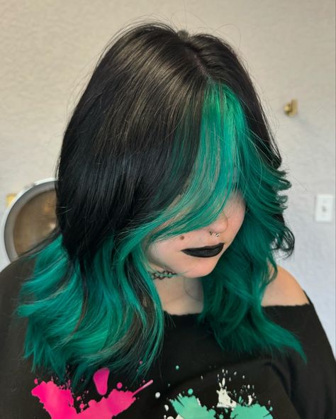 From pink to black and teal 😍 this was the change we needed! . 📍located in West Jordan Utah ✂️ @kellieandcompanysalon . #Kellieandcompany #kellieandcompanysalon . #cosmetology #cosmetologist #utahstylists #utahhairstylist #slcstylist #slchairstylist #hairstyles #hairstylist #hairtransformation #vivid #vividhair #vivids #vividhaircolors #vividhaircolor #fantasycolor #fantasyhaircolor #fantasyriot #creativecolor #creativehair #creativehaircolor #alternativehair #bluehairdontcare #bluehair ... Black And Teal Split Dye, Black Hair Green Money Piece, Sea Witch Hair Color, Black Hair With Vivid Color, Black And Emerald Hair, Dyed Hair Drawing, Unique Hair Color Ideas For Black Hair, Teal And Black Hair, Black And Teal Hair