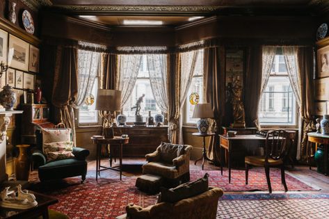 Sambourne House, Victorian House London, Manor Interior, Victorian Apartment, Babington House, Victorian Interior, Apartment Goals, Century Decor, Design Master