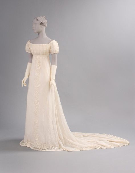 Artist/maker unknown, American? 1800s Inspired Dresses, Wedding Dresses Regency Style, Bridgertons Inspired Outfits, Regency Wedding Gown, Bridesmaid Dresses Victorian, 1800s Day Dress, Edwardian Bridesmaid Dress, Regency Debutante Dress, White Regency Gown