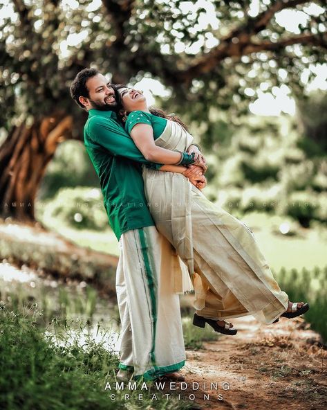 Honey Couple, Village Couple, Photo Shoot Couple, Couples Candid Photography, Sibling Photography Poses, Onam Outfits, Hoodie Images, Indian Wedding Poses, Kerala Wedding Photography