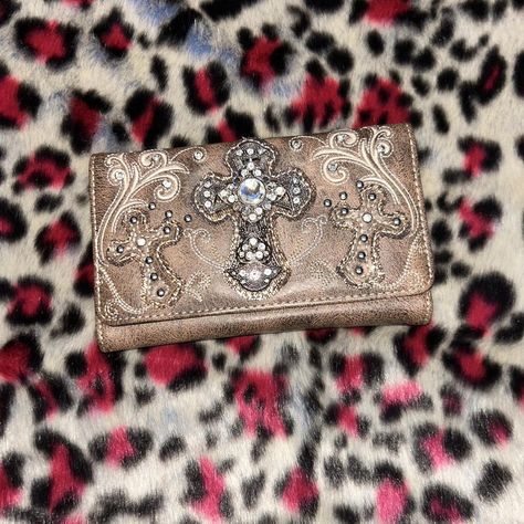 y2k wallet

in very good condition 

#reaper... - Depop Y2k Wallet, Y2k Cross, Y2k Skull, Grunge Design, Skull Crossbones, Style Gothic, Gothic Grunge, Closet Essentials, Skull And Crossbones