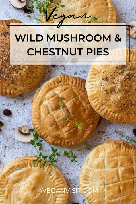 Vegan Mushroom Pie, Vegan Christmas Main Dish, Chestnut Mushroom Recipes, Vegan Christmas Food, Vegan Christmas Pie, Vegetarian Pies, Baking Savory, Vegetarian Christmas Dinner, Vegetarian Christmas Recipes