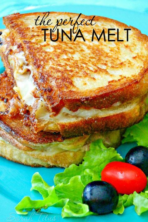 Recept Sandwiches, Resep Sandwich, Tuna Melt Recipe, Melt Recipe, Resep Salad, Tuna Melt, Gourmet Sandwiches, Deli Sandwiches, Resep Diet