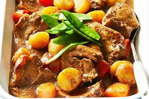 Lamb chop casserole Slow Cooker Lamb Chops, Lamb Chop Casserole, Cook Lamb, Lamb Casserole, Vegetable Casserole Recipes, Slow Cooker Lamb, Slow Cooker Casserole, Lamb Chop Recipes, Ground Beef And Potatoes