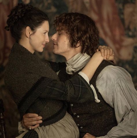 Outlander News, Jamie Alexander, Lotte Verbeek, Claire And Jamie, John Bell, Outlander Season 2, Outlander Season 1, Outlander Tv Series, Sam Heughan Outlander