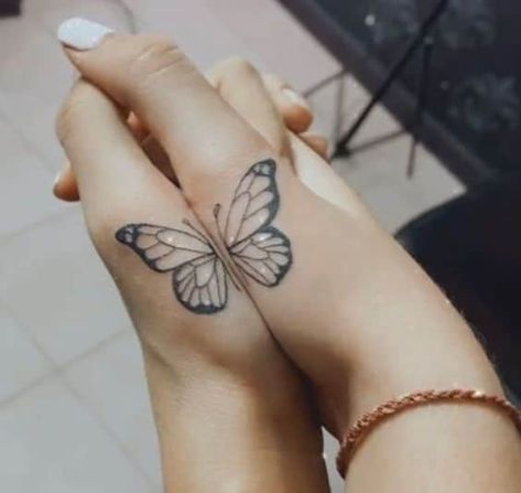 Cousin Tattoo Ideas, Butterfly Wing Tattoo, Cousin Tattoos, Maching Tattoos, Thumb Tattoos, Butterfly Hand Tattoo, Matching Friend Tattoos, Tattoos Infinity, Hand Tattoos For Girls