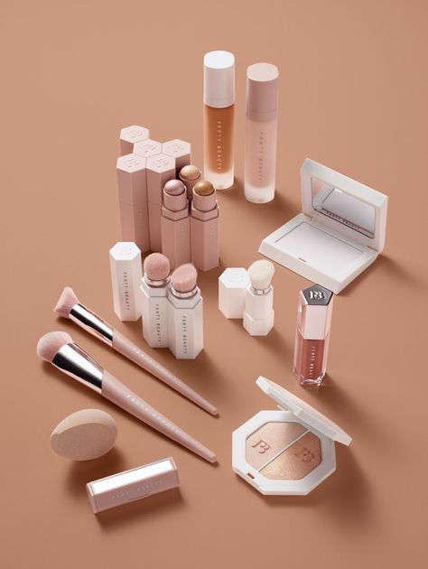 50 shades of you: A wider range of skin tones are showing up in new shade-inclusive foundations (saves for “complexion matching” +378%) Matte Make Up, Koleksi Makeup, Penyimpanan Makeup, Rihanna Fenty Beauty, Beauty Make-up, Kesha, Rihanna Fenty, Mario Badescu, Smokey Eyes