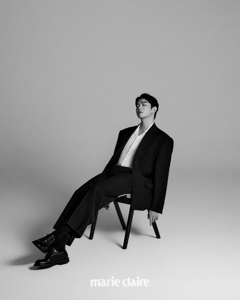 Male Model Photos, Male Portrait Poses, Marie Claire Korea, Juun J, Male Models Poses, Studio Poses, Studio Photography Poses, Portrait Photography Men, 사진 촬영 포즈