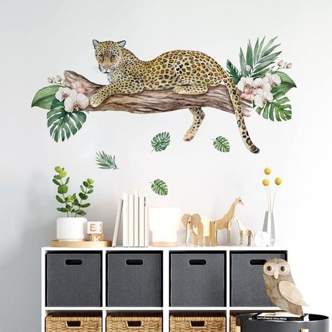 Jungle nursery decor