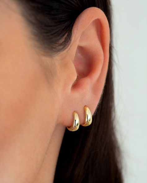 Chunky Huggie Gold 925 Sterling Silver Chunky Hoops Tiny - Etsy Ear Peircings, Second Hole Earrings, Dainty Gold Earrings, Thick Hoop Earrings, Small Gold Hoop Earrings, Small Gold Hoops, Tiny Earrings, Ear Cuffs, Huggie Earrings