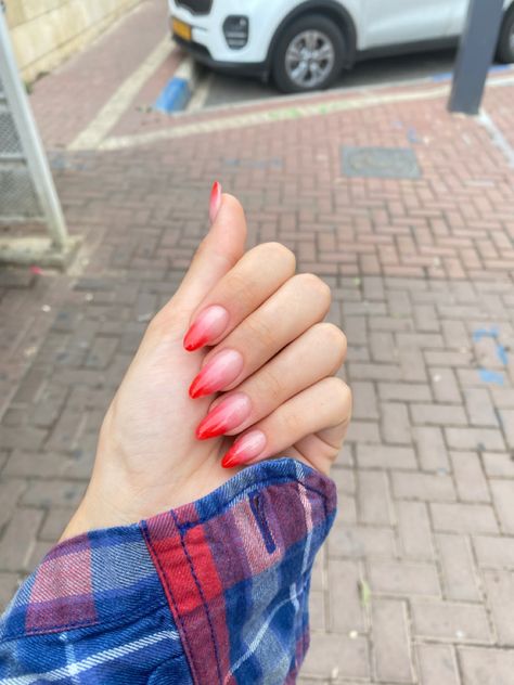 Red ombre acrylic nails inspo Red French Fade Nails, Ombre Red And White Nails, Faded Red Nails, Red Nail Designs Ombre, Ombre Nails Red And White, White Red Ombre Nails, Red And Pink Ombre Nails Valentines Day, Red Gradient Nails Ombre, White To Red Ombre Nails