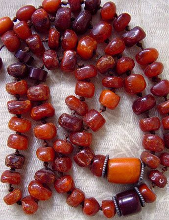 Antique Naga natural amber beads necklace. India / Myanmar / Burma. Amber Bead Necklace, African Trade Beads, Natural Amber, Amber Beads, Ancient Jewelry, Trade Beads, Horn, Amber Jewelry, Ethnic Jewelry