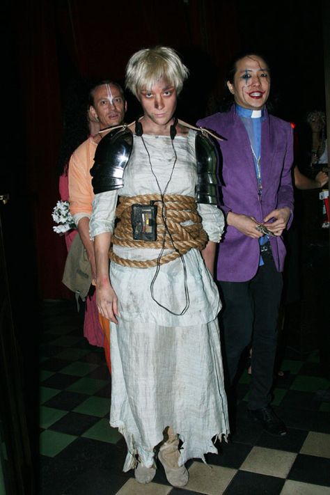 Chloe Sevigny as Joan of Arc, Smiths style Joan Of Arc Costume, Chloe Sevigny Style, Joan D Arc, Chloë Sevigny, Hallowen Ideas, Jeanne D'arc, St Joan, Chloe Sevigny, The Smiths