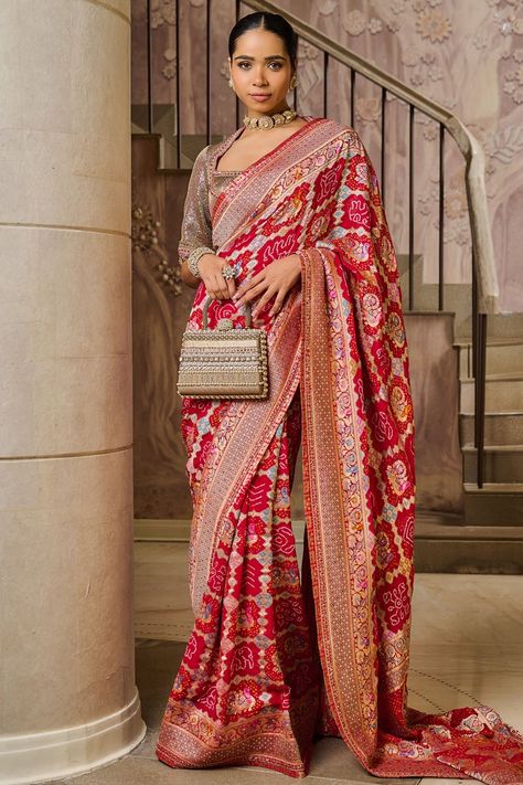 Gharchola Saree, Bride Things, Bustier Blouse, Saree Jackets, Formal Saree, Floral Lehenga, Embroidered Kurti, Saree Silk, Saree Designs Party Wear