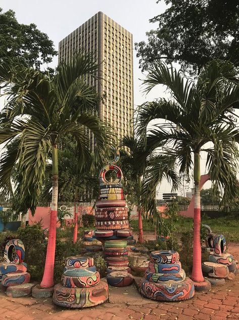 Congolese Aesthetic, Abidjan Ivory Coast, Ivory Coast And Ghana Culture, Ivory Coast Africa, Marathon Photo, African Images, Democratic Republic Of Congo, Big Chop, African Countries