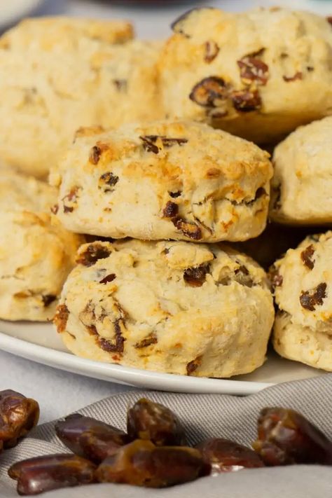 Simple Date Scone Recipe - Scottish Scran Empire Biscuit Recipe, Dundee Cake Recipe, Treacle Scones, Date Scones, Scotch Pancakes, Drop Scones, Syrup Cake, Fruit Scones, Scones Recipe Easy