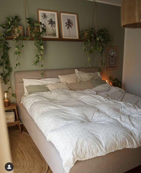 Green Wall Room Inspo Bedroom, Relaxed Coastal Bedroom, Green Walls Aesthetic Bedroom, Earthy Bedframe, Green Based Bedroom, Sage Green Wall Room Aesthetic, White Wall Green Bedding, Sage Green Walls Bedroom Aesthetic, Green And Beige Room Aesthetic