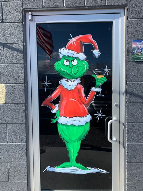 Frozen Window Painting, Christmas Window Painting Grinch, Christmas Glass Door Painting Ideas, Grinch Window Painting Ideas, Gingerbread Man Window Painting, The Grinch Window Painting, Christmas Village Window Painting, Grinch Window Art, Painted Christmas Windows Ideas