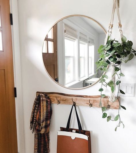 Should we hang a mirror and coat rack by the front door? Small Entryways, Small Entryway, Home Entrance Decor, Apartment Decor Inspiration, Entrance Decor, Small Bathroom Ideas, Hallway Ideas, House Entrance, Hallway Decorating