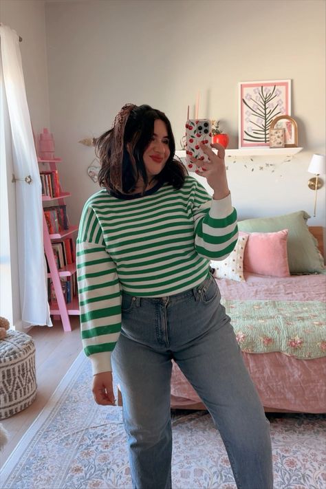 The Curvy '90s Straight Jean curated on LTK Mommy Jeans Outfit Casual, Mommy Jeans Outfit, Plus Size Mom Jeans Outfit, Outfits Curvy Juvenil, Mom Jeans Outfit Casual, Mommy Jeans, Plus Size Mom Jeans, Plus Size Mom, Mom Jeans Outfit