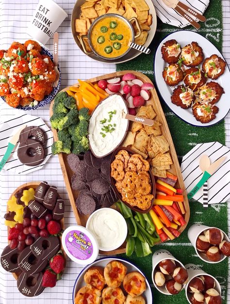 Styling a Game-Day Dipping Platter. Football Grazing Board | Snack Board Ideas | Super Bowl Snacks Homemade Appetizers, Super Bowl Party Menu, Charcuterie Trays, Football Treats, Super Bowl Menu, 49th Birthday, Healthy Superbowl, Homemade Appetizer, Healthy Superbowl Snacks