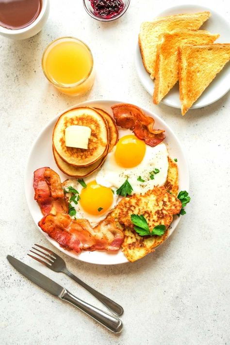 All Day Breakfast Ideas, Traditional German Breakfast, Restaurant Breakfast Photography, Breakfast Cafe Food, Classic American Breakfast, Breakfast Ideas For Restaurant, Breakfast Ideas Restaurant, Breakfast Ideas Pictures, Breakfast Presentation Ideas