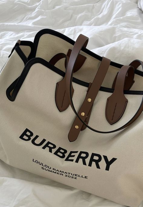 Expensive Purses, Vintage Purse, Tote Bag Leather, Summer Ready, Burberry Bag, Coach Purses, Travel Bags, Duffle Bag, Burberry