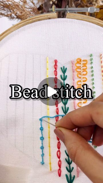 Loop Stitch Embroidery, How To Embroider Beads, Simple Bead Embroidery, Creative Stitching, Textiles Embroidery, Knot Stitch, Knot Embroidery, Bead Stitch, Embroidery Beads