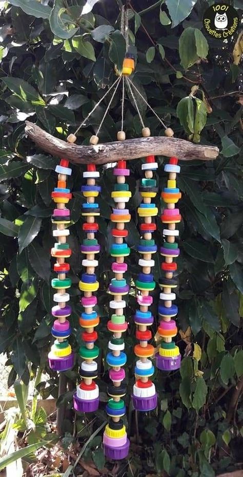 Diy Bottle Cap Crafts, Carillons Diy, Bottle Top Crafts, نباتات منزلية, Bottle Cap Art, Diy Wind Chimes, Trip Essentials, Bottle Cap Crafts, Easter Decorations Kids