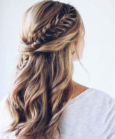 Plaited Bridal Hair Half Up Half Down | wedding hair | wedding hair ideas #weddinghair #bridestyle #bridalbraids Bridal Hair Half Up Half Down, Bridal Hair Half Up, Fishtail Hairstyles, Fishtail Braid Hairstyles, Fishtail Braids, Open Hairstyles, Fishtail Braid, Wedding Hair Down, Penteado Cabelo Curto