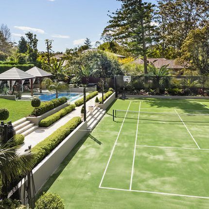 Tennis Court Garden, Tennis Court Backyard Landscape Design, Estate Backyard, Backyard Tennis Court, Tennis Court Backyard, Tennis Court Design, Huge Backyard, Backyard Sports, Private Tennis Court