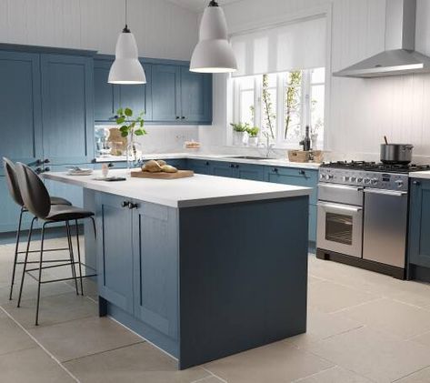 Wren Kitchens Blue Shaker Kitchen, Wren Kitchens, Wren Kitchen, Handleless Kitchen, Kitchen Prices, Kitchen Planner, Open Plan Kitchen Living Room, Fitted Kitchen, Shaker Style Kitchens