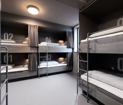 Modern Hostels Design, Hostel Dorm Room Ideas, Hostel Beds Design, Hostel Astethic, Dormitory Room Design, Hostel Room Design, Hostel Bunk Beds, Hostel Design Ideas, Hostel Room Decoration