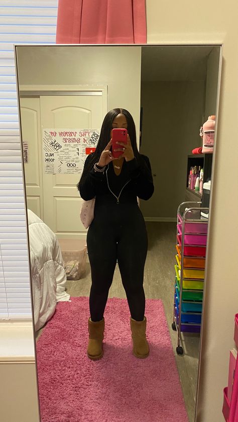 Cute Outfits With Leggings Black Women, Outfits With Leggings Black, Baddie Chill Outfits, Simple Baddie Outfits, Outfits With Black Leggings, Lazy Girl Outfits, Mirror Pictures, Cute Outfits With Leggings, Black Leggings Outfit