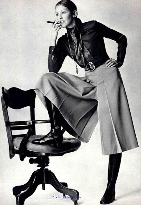 Model wearing Gaucho pants, 1970. Gaucho Pants Outfit, 70s Clothing, Fashion 1970s, Gaucho Pants, Seventies Fashion, 1970s Fashion, 60s Fashion, 80s Fashion, 70s Fashion