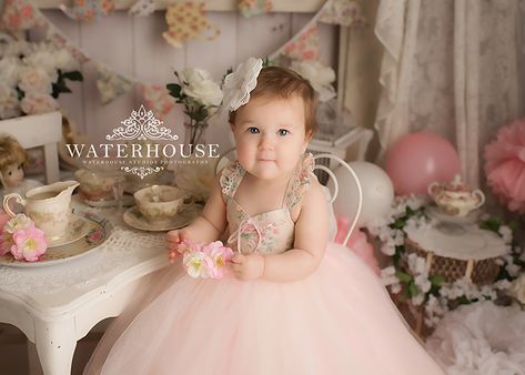 Tea Party Smash Cake Photo Shoot, Garden Tea Party Photoshoot, Tea Party Cake Smash, Cake Smash Inspiration, Cake Smash Photoshoot, Smash Photoshoot, Cake Smash Theme, Christmas Baby Pictures, Baby Tea