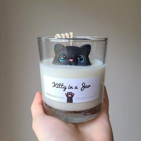 Cat Candles, Lilin Aroma, Candle Making Recipes, Sweet Candles, Soya Mumu, Homemade Scented Candles, Cat Candle, Popular Scents, Diy Candles Scented