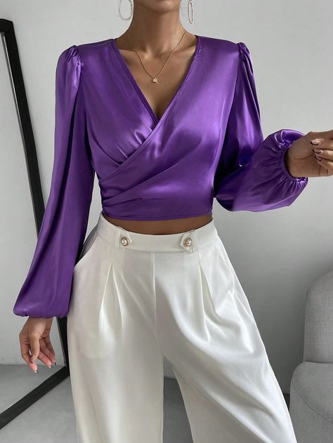 Blusa de cuello cruzado de manga farol crop de satén Morado Violeta Elegante  manga larga Tela tricotada Liso Top Elástico Ligero  Women Clothing, size features are:Bust: ,Length: ,Sleeve Length: Satin Blouse Designs, Wrap Top Outfit, Purple Top Outfit, Silk Tops For Women, Satin Wrap Top, Satin Clothes, Smart Casual Women, Purple Crop Top, Flowy Shirt