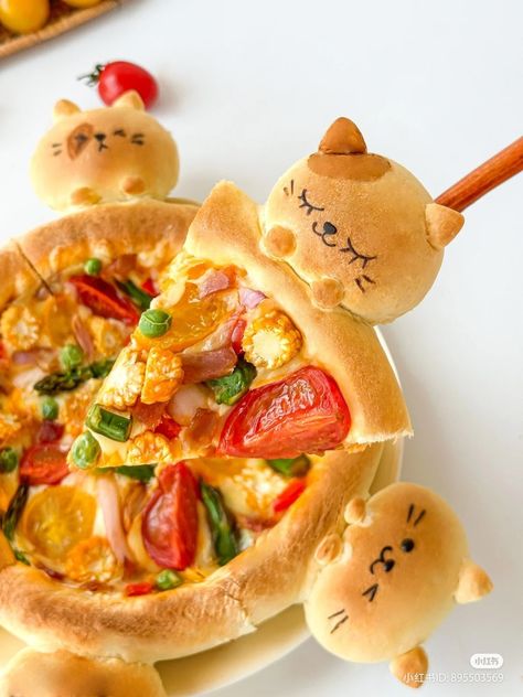 Animal Shaped Foods, Cat Pizza, Kawaii Cooking, Easy Food Art, Think Food, Food Recepie, Pizza Party, Kawaii Food, A Pizza